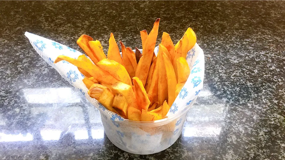 Sweet potato fries with cayenne pepper|China☺️さん