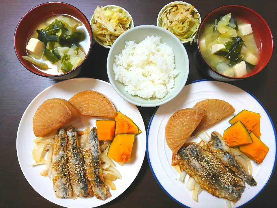 今日の晩御飯。
鰯の甘酢揚げ、大根ステーキ、カボチャの煮付け|ちないさん