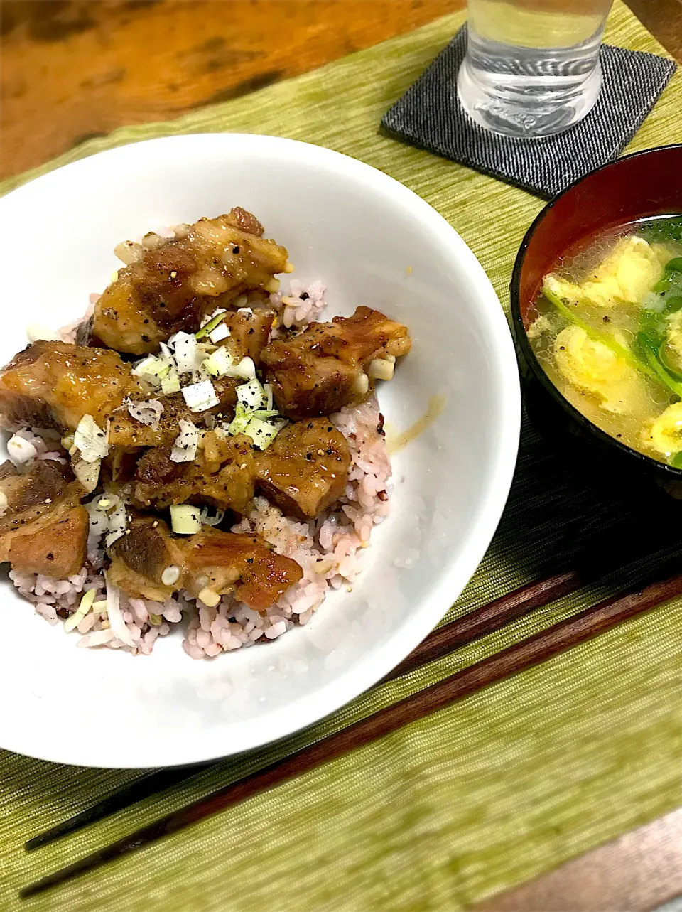 Snapdishの料理写真:豚バラ軟骨の甘辛煮丼|takayukiさん