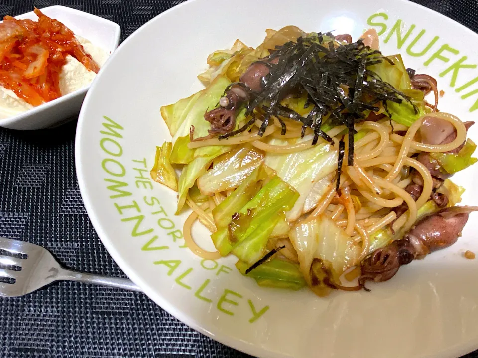 Snapdishの料理写真:キャベツとほたるいかの和風パスタ|ゆうさん