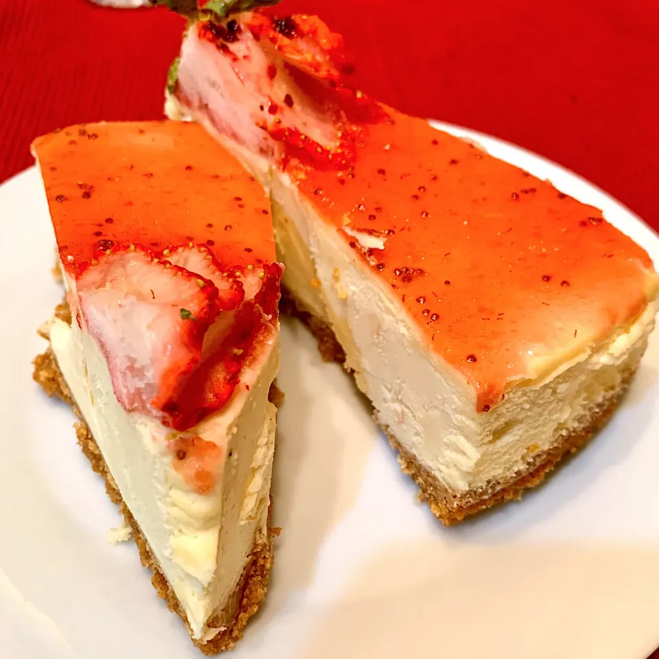 Strawberry 🍓 Cheesecake!!|Alma's Home Kitchenさん