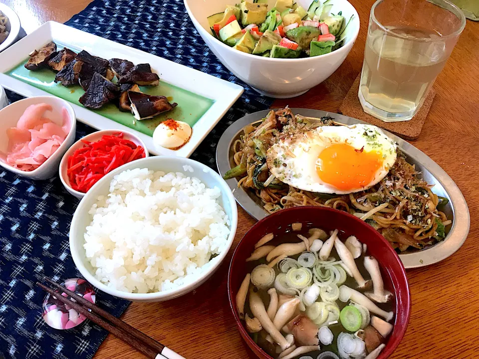 在勤ランチ＊焼きそば定食|Emi Mikadoさん