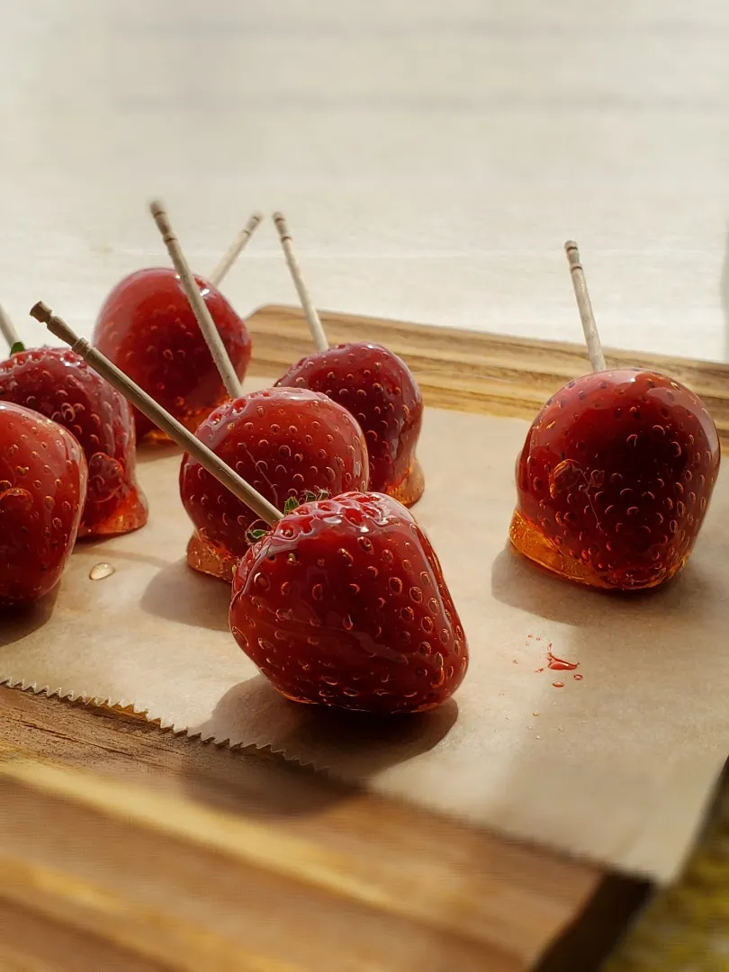 Snapdishの料理写真:午後のひととき
🍓苺あめ🍓　チャレンジ

可愛いは😍💓💓サイコー|みるくここあさん