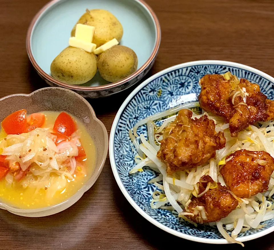 油淋鶏唐揚げ、トマトと新玉葱のサラダ、新じゃがバター|sakiさん