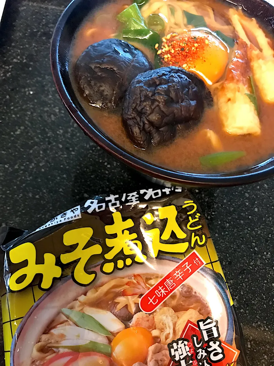 名古屋名物　味噌煮込みうどん　ありがとうヨッチャンさん　かまぼこの代わりちくわ🤣🤣🤣|シュトママさん