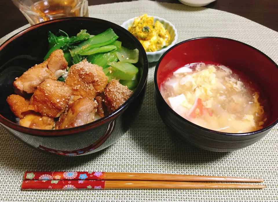 照り焼きチキン丼とかき玉汁　クリチかぼちゃサラダ|ちぐあささん