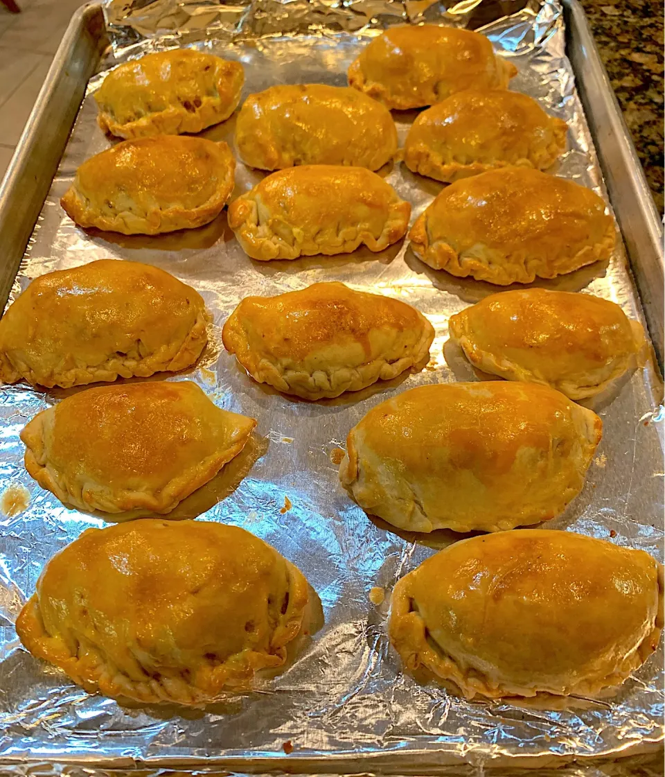 Filipino Chicken Empanadas 😋|Alma's Home Kitchenさん