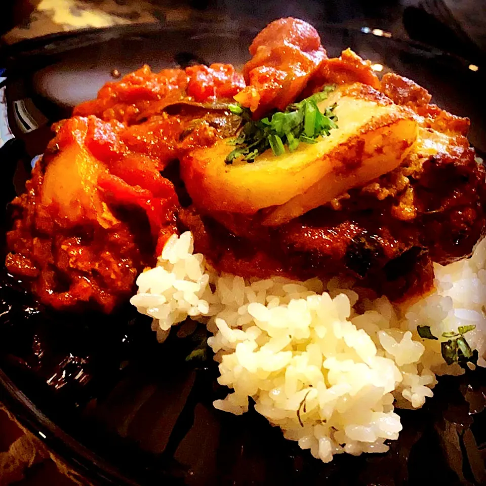 Snapdishの料理写真:A Libyan dish suggested by a great friend of mine I thought I would make for lunch Manfrum  Stuffed Potatoes with spiced Beef Mince cooked in Aromatic Spiced To|Emanuel Hayashiさん