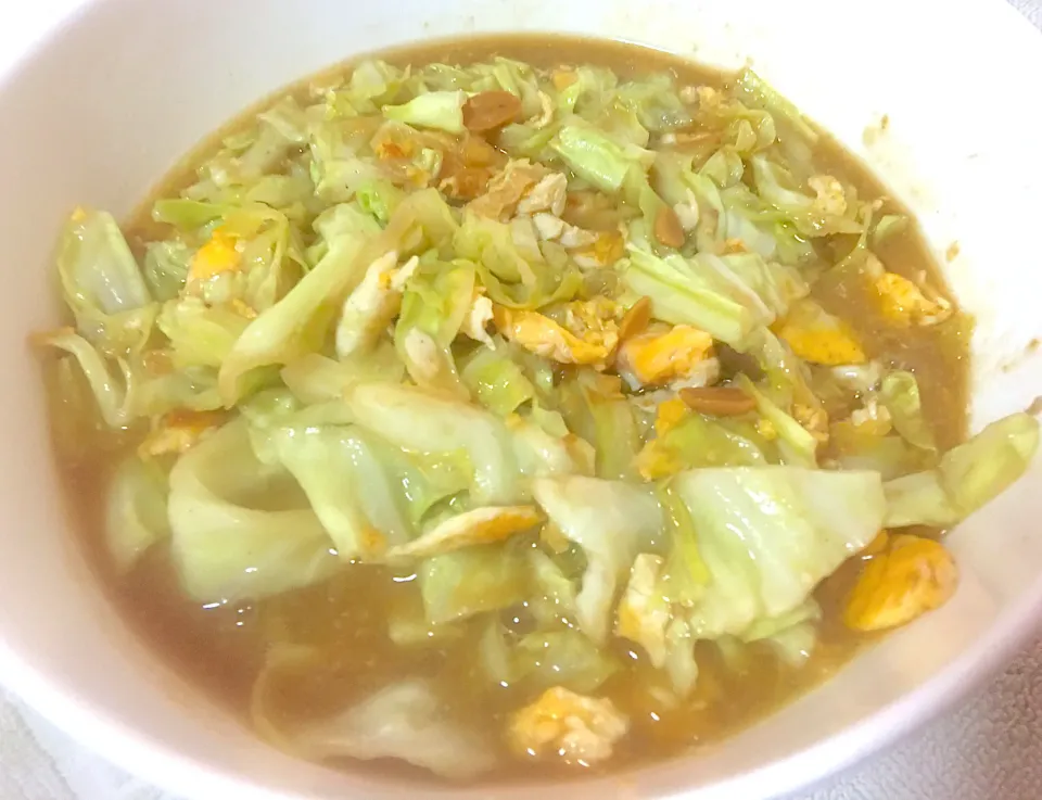 Fried Cabbage with Eggs|Kararak & Foodsさん