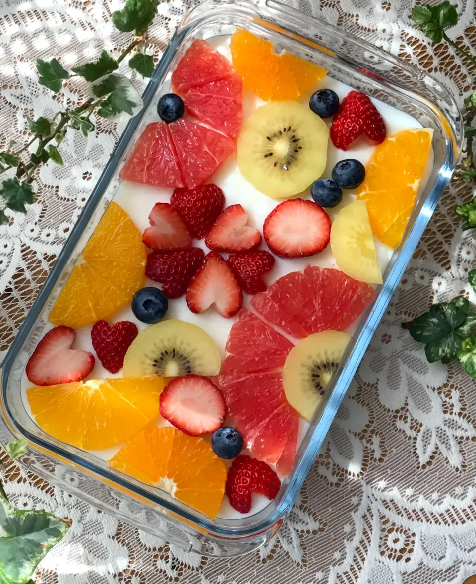 🍓🥝今日のデザートは　フルーツいっぱいトッピング🍊🍓アーモンドミルクゼリー🥄|Hollyさん