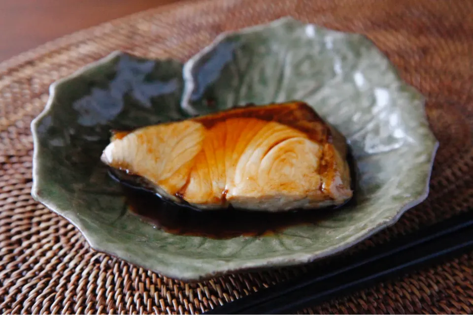 Snapdishの料理写真:鰤の照り焼き　　　　　　　　　　Teriyaki of yellowtail|マユマユさん