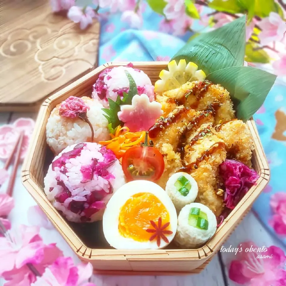 春のおにぎり弁当🌸|asamiさん