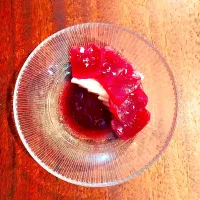 Snapdishの料理写真:raw tuna, pear + huckleberry vinaigrette|andrew franciscoさん