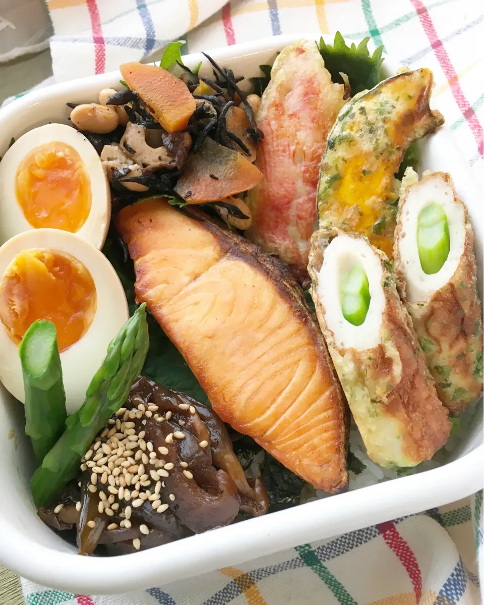 Snapdishの料理写真:今日のパパ弁当は乗っけ盛り弁当♪|key♪さん