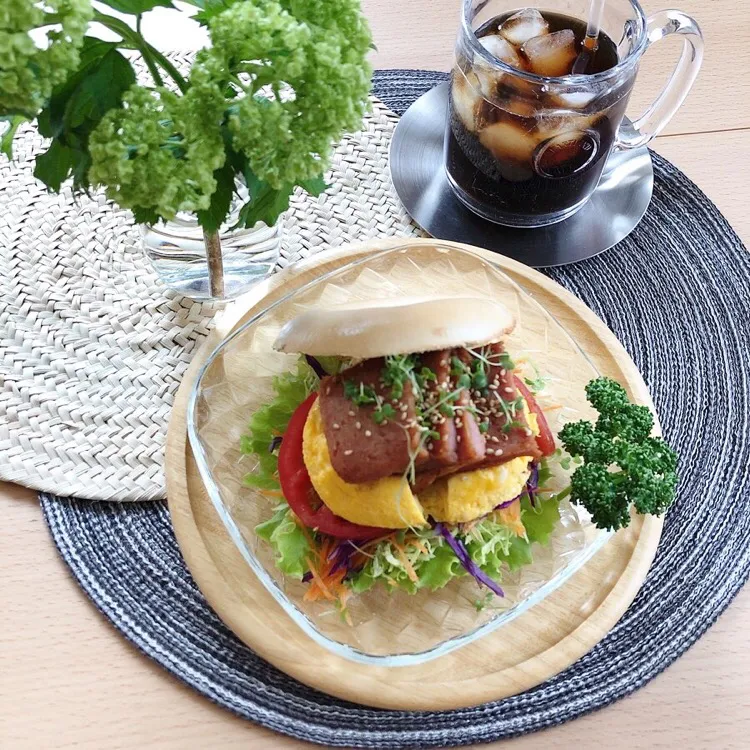 4/17❤︎焼肉ダレスパム&プレーンオムレツベーグルサンド❤︎お弁当の残り物で…☺️🍀|Makinsさん