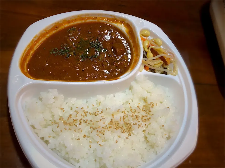 牛すじカレー|堀川 あかしさん