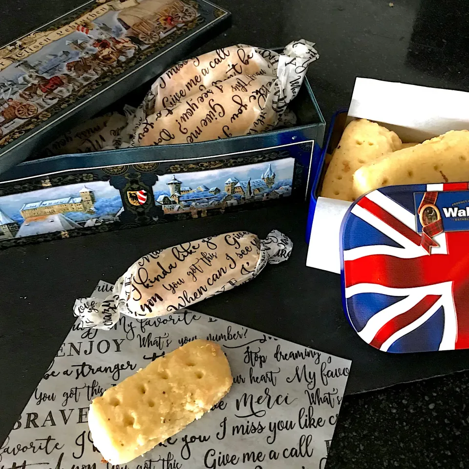 FROMAGE DE SABLES 包んでドイツ🇩🇪缶イギリス🇬🇧缶に入れて|シュトママさん