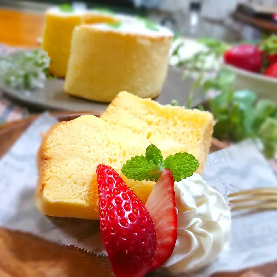 記念日に小さなシフォンケーキ🍀|とまと🍅さん