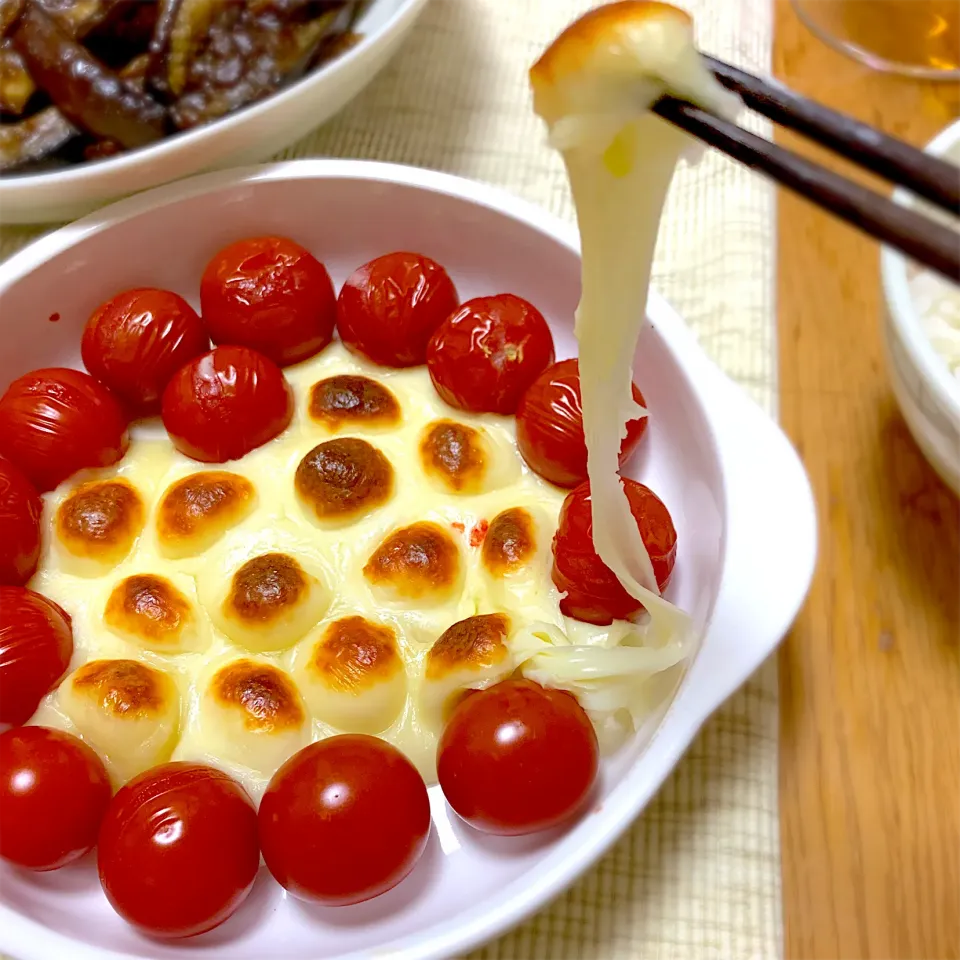 カチョカヴァロとトマト焼き　伸びる！|きらさん