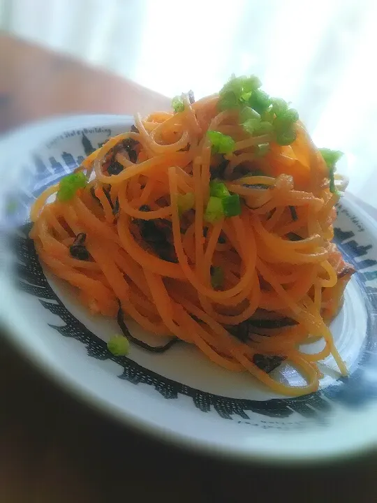 明太子と塩昆布のスパゲッティ😋🍝✨🎶
明太子と塩昆布とオリーブオイルだけ💓
超簡単なのに旨味たっぷりで美味しいよ💓|アイさん