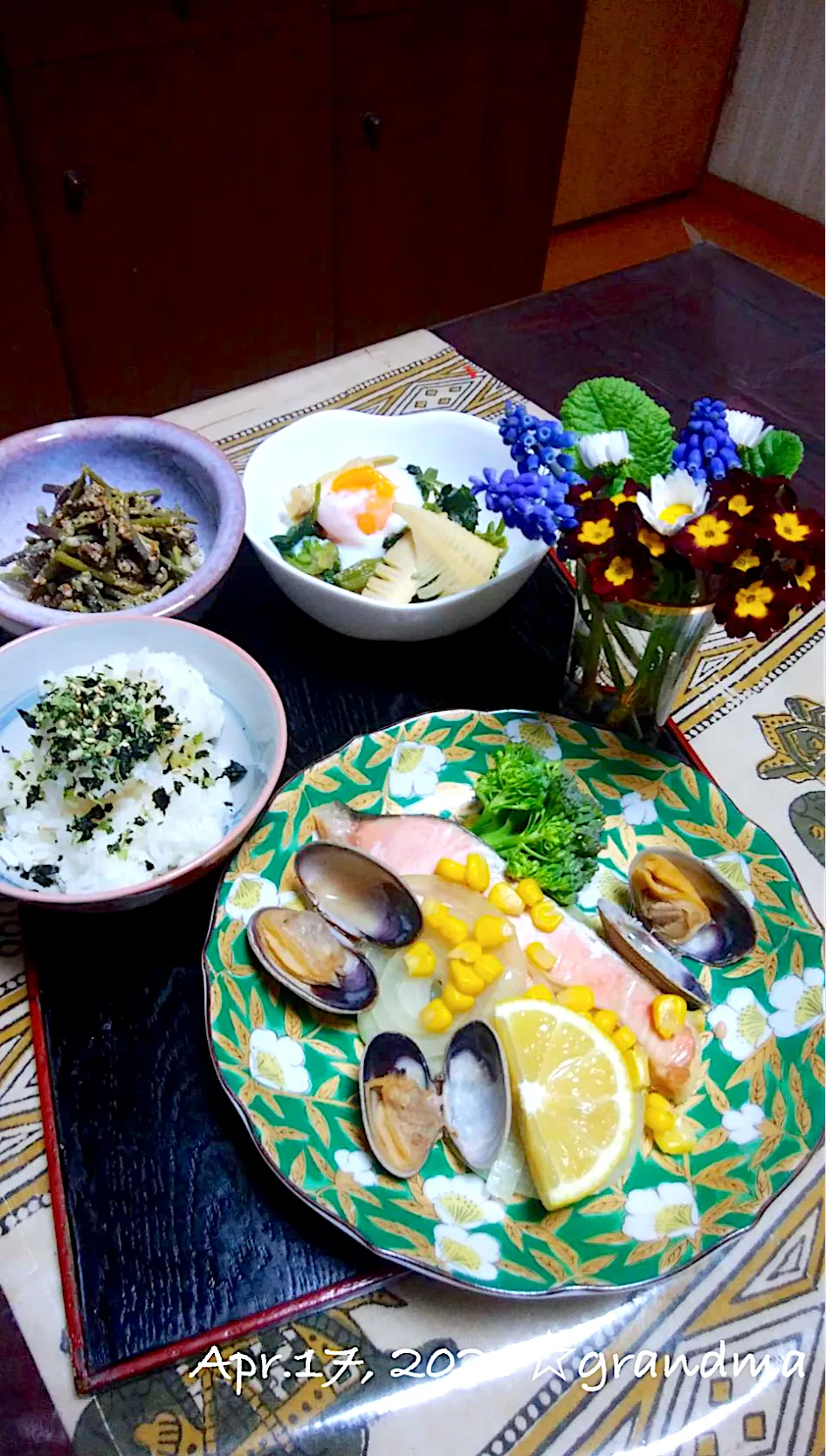 grandmaの晩ごはん☆はじめてレンジで鮭を蒸してみました。簡単です😊|kaoriさん