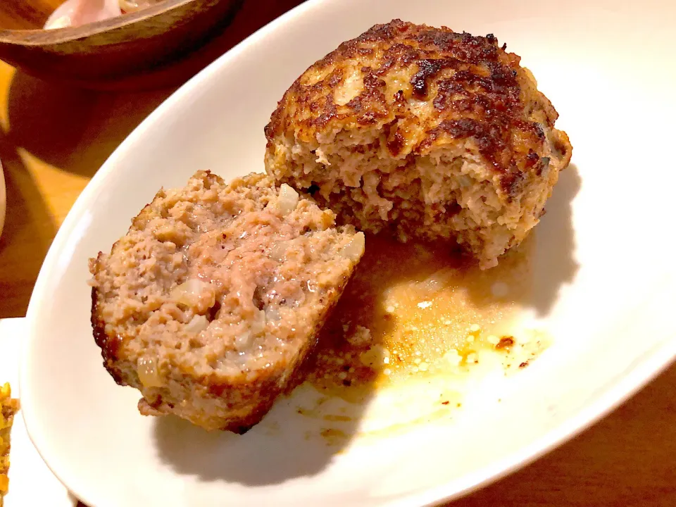 ハンバーグの肉汁がおいしい😭|harukaさん