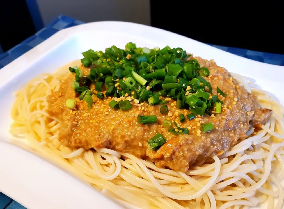 Snapdishの料理写真:長芋と鮭ソースのパスタ|motohiroさん