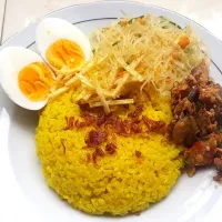 Nasi Kuning Bahagia 88|Yawina Lerryさん