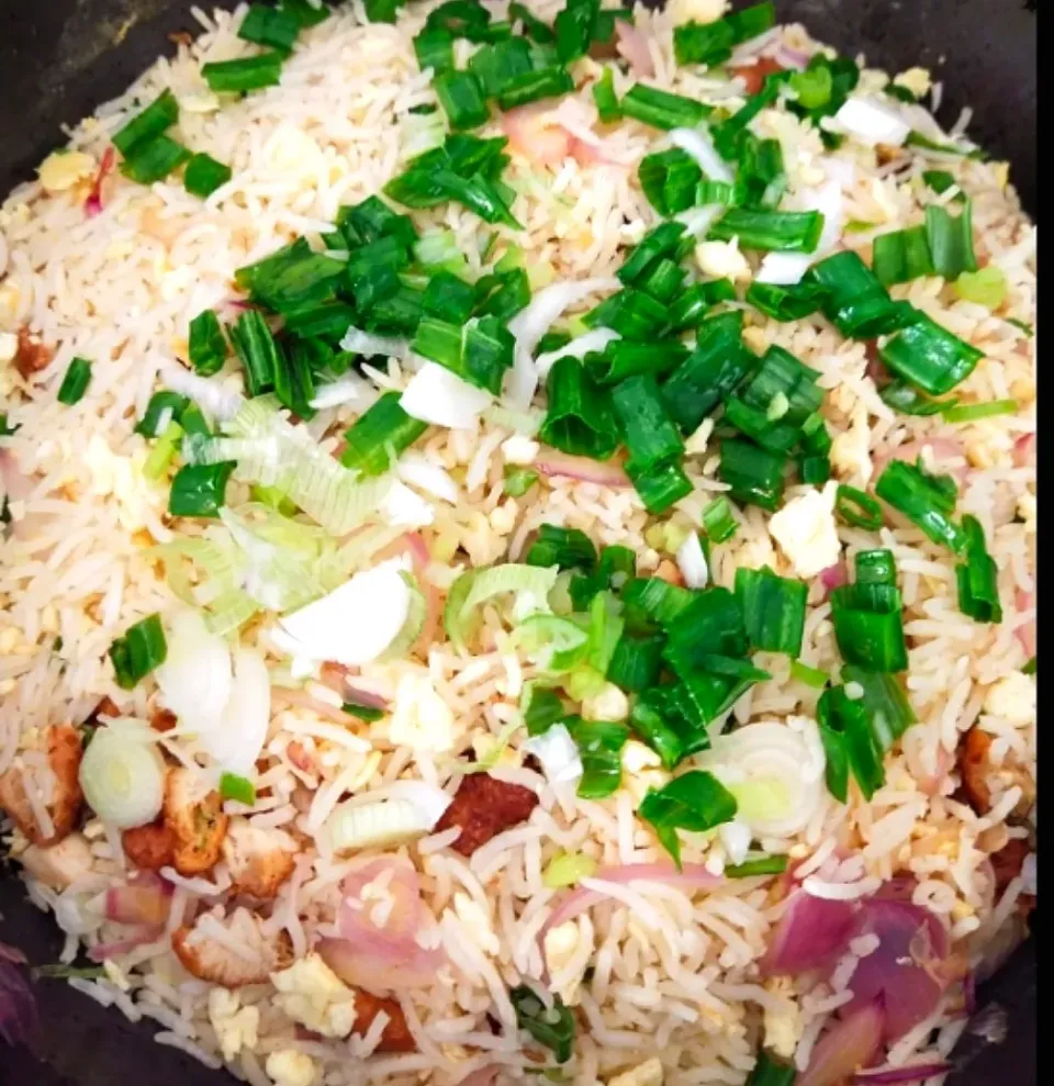 Snapdishの料理写真:chicken vegetable fried rice|Sourav Devganさん