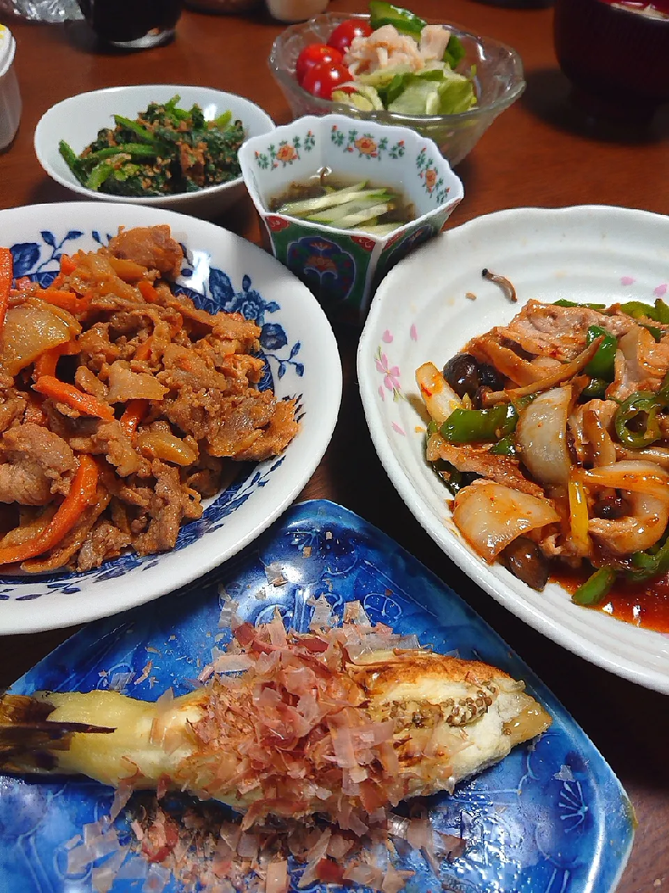 肉野菜炒め
焼き茄子
ほうれん草胡麻和え
サラダ
もずく|ぱやさん