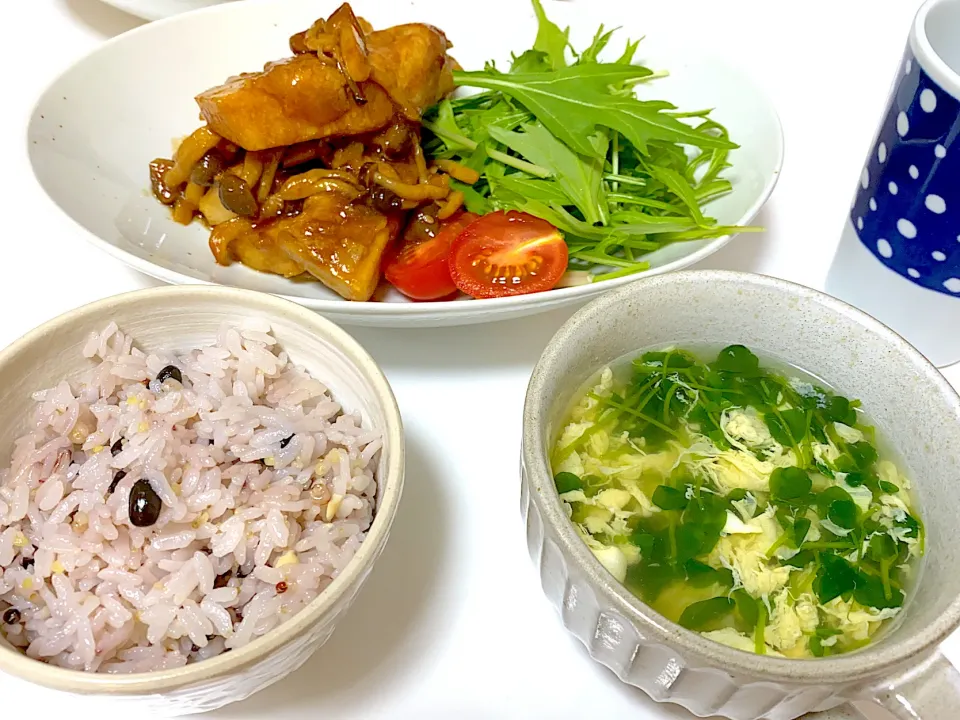 Snapdishの料理写真:たけのこの豚肉巻き　豆苗と卵のスープ|momococoさん