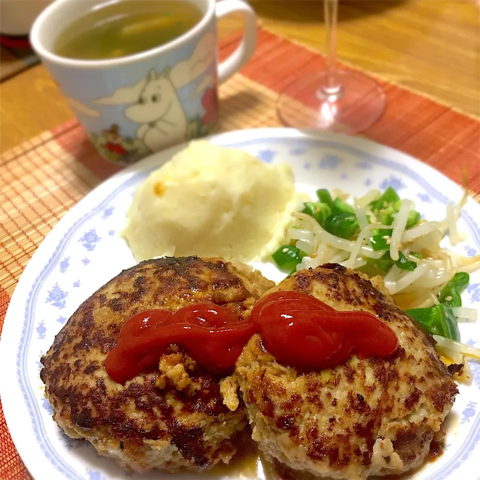 2020/04/18 豆腐ハンバーグ、ポテトサラダ、もやし&ピーマンごまあえ、春菊とえのきのスープ|kykyさん