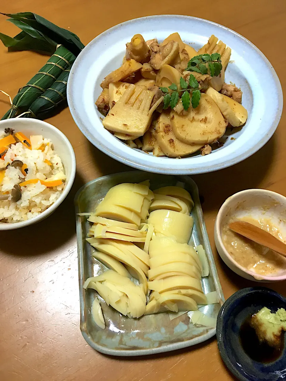 筍づくし♡筍のお刺身〜自家製甘酒と米味噌のソース＆わさび醤油、土佐煮、筍ご飯(´◡`๑)|さくたえさん