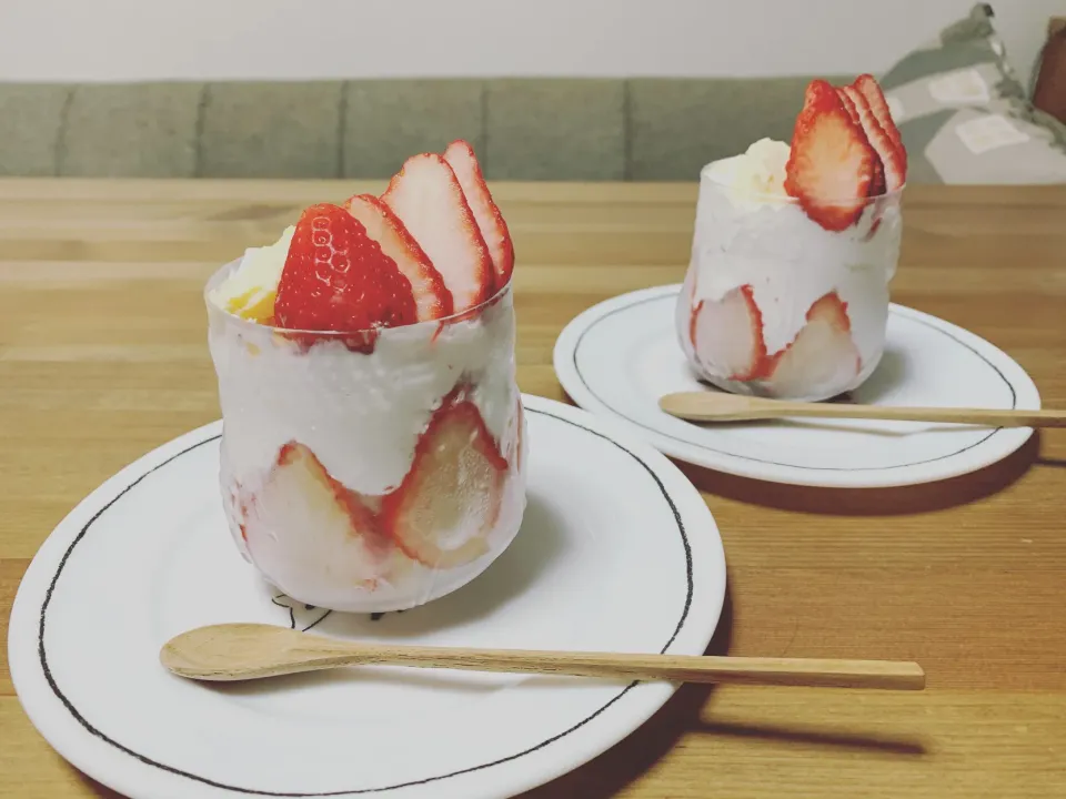 Snapdishの料理写真:いちごぱふぇ🍓|みちさん