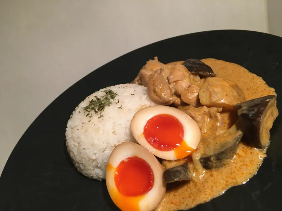 〈世界一美味しいと認定された料理〉マッサマンカレー|eggさん