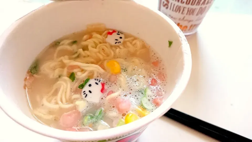 キティちゃんラーメン ～クリーミーとんこつ味～|mky710801さん