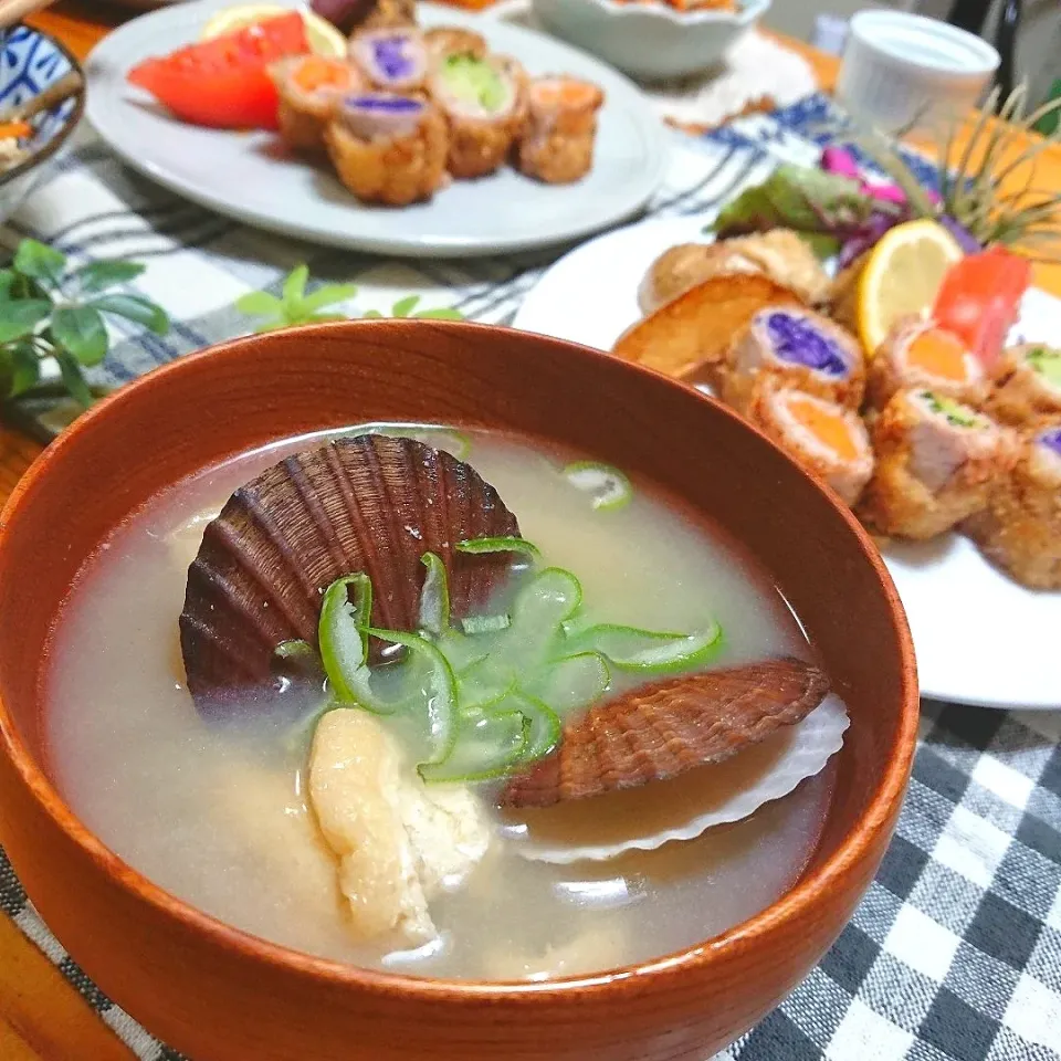 殻付きベビーホタテのお味噌汁|とまと🍅さん