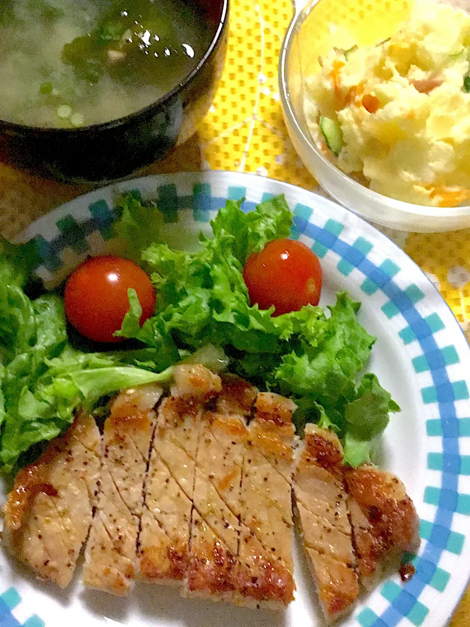 豚テキ　ポテトサラダ　味噌汁|掛谷節子さん