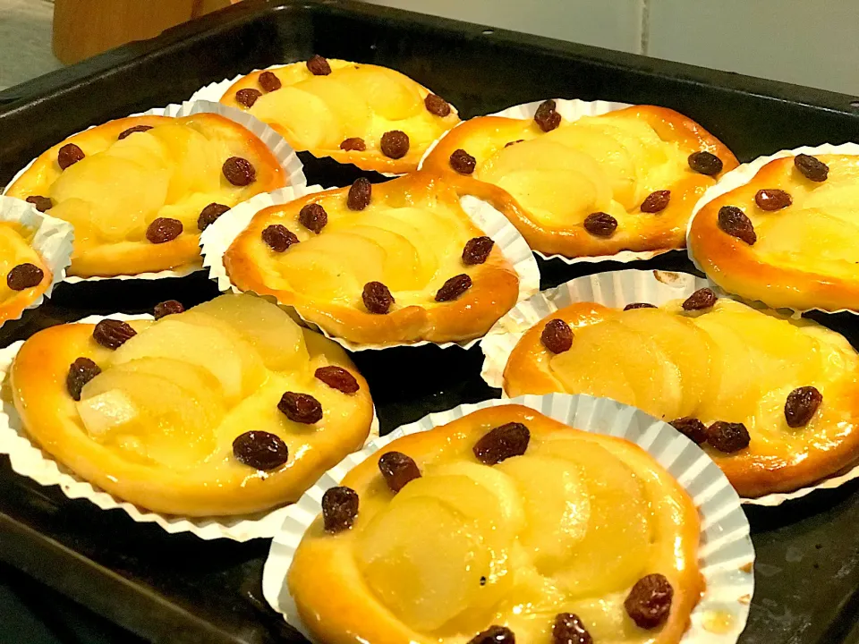 Apple with custard bread|Babyluv Cabrera Ocampoさん