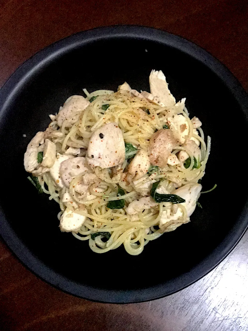 Chicken Alfredo in garlic olve oil and basil|aiko takagiさん