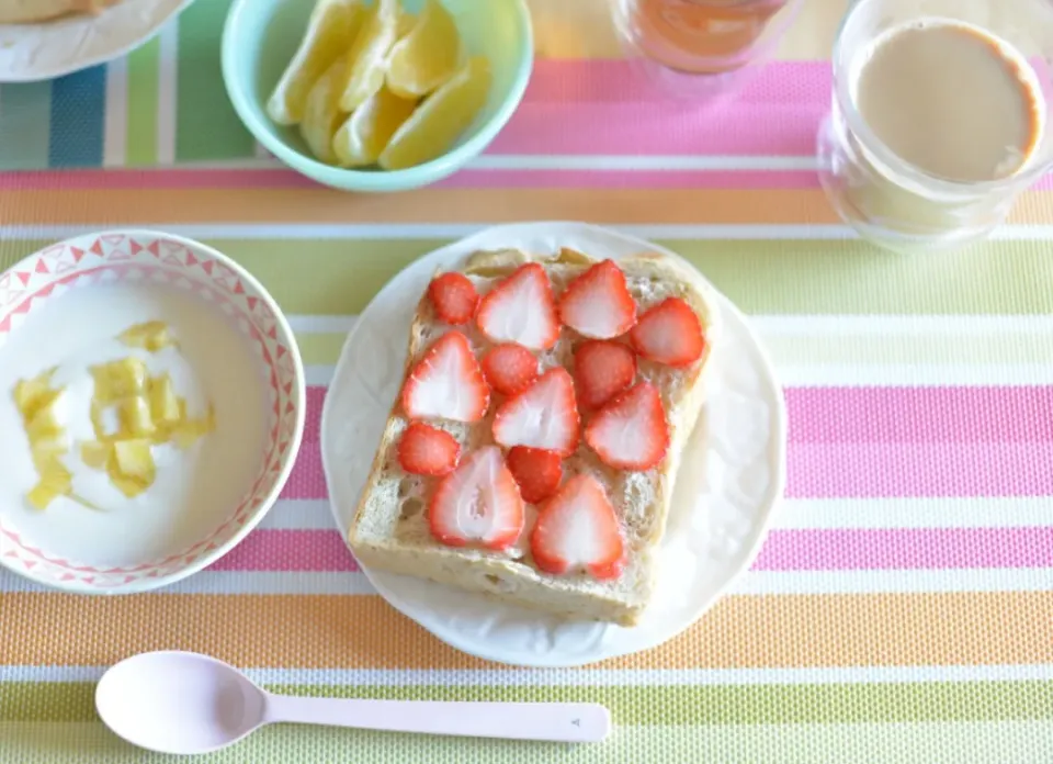 イチゴトーストモーニング🍓|さわ太郎さん