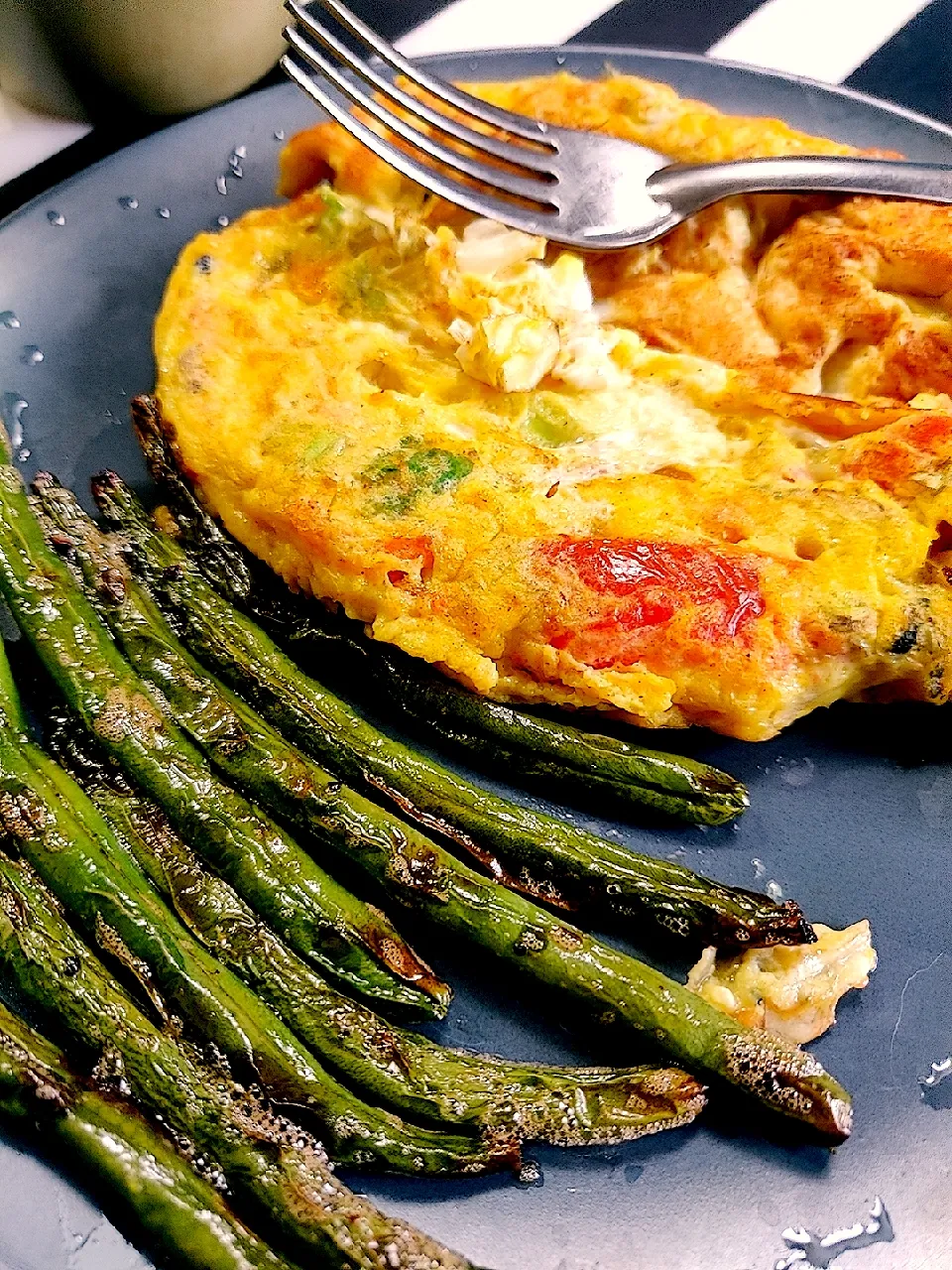 Cheese vegetable omelet with green beans|PremTheFoodLoverさん