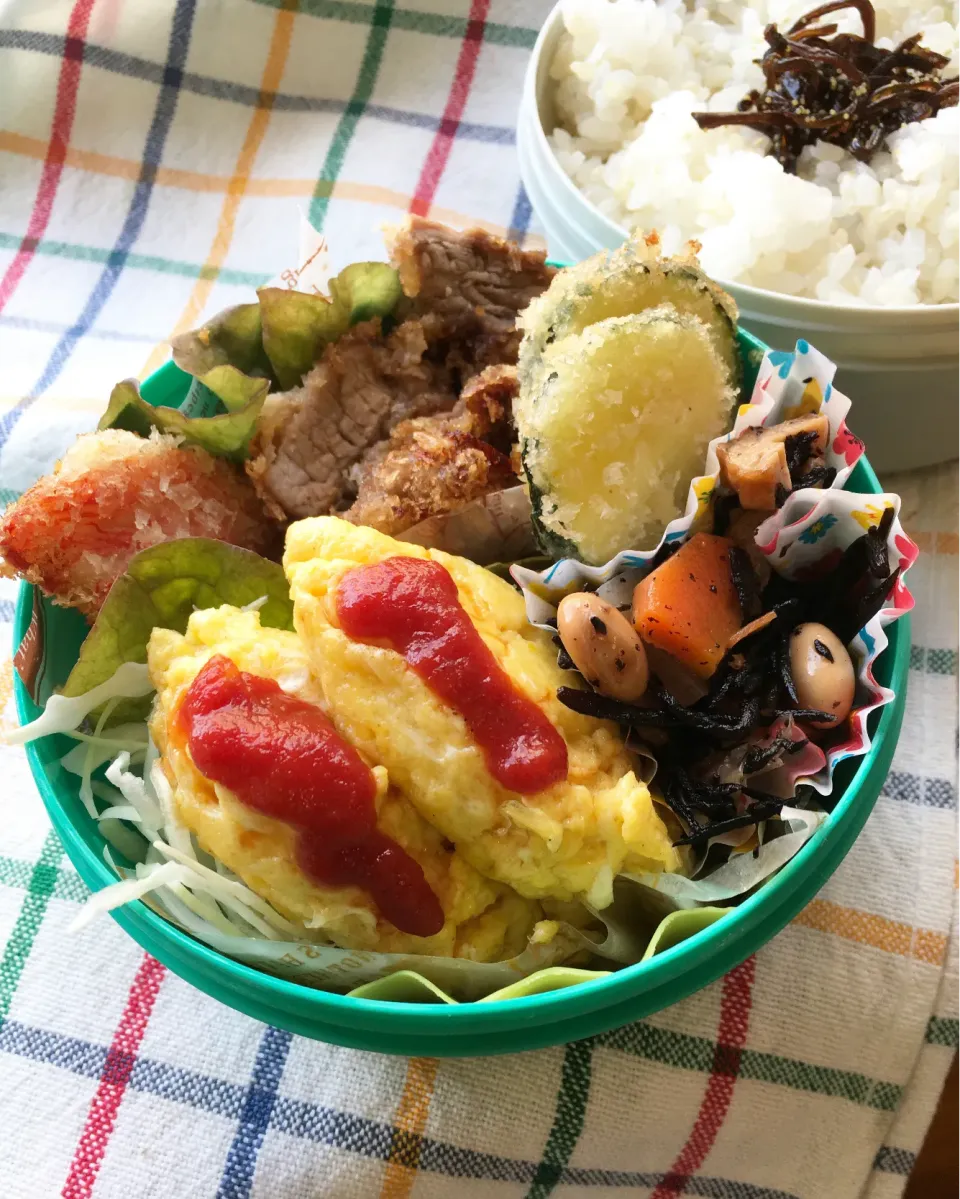 Snapdishの料理写真:今日のパパ弁当はミニビフカツとミニオムレツ弁当♪|key♪さん