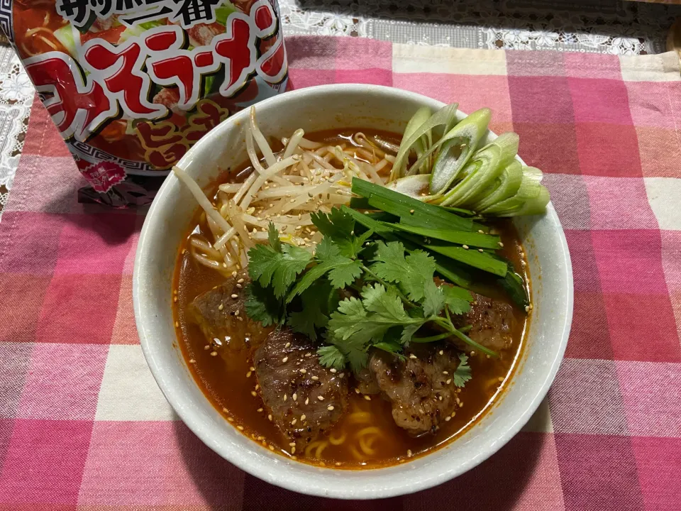 Snapdishの料理写真:カルビースタミナラーメン|ハルのただ飯さん