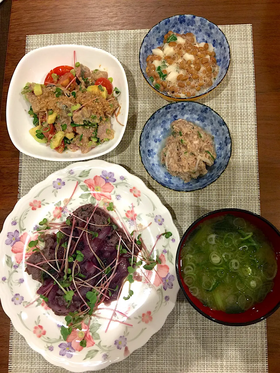 牛肉と玉ねぎの赤ワイン煮、アジとゴマのタルタル|浜@ちゃんさん