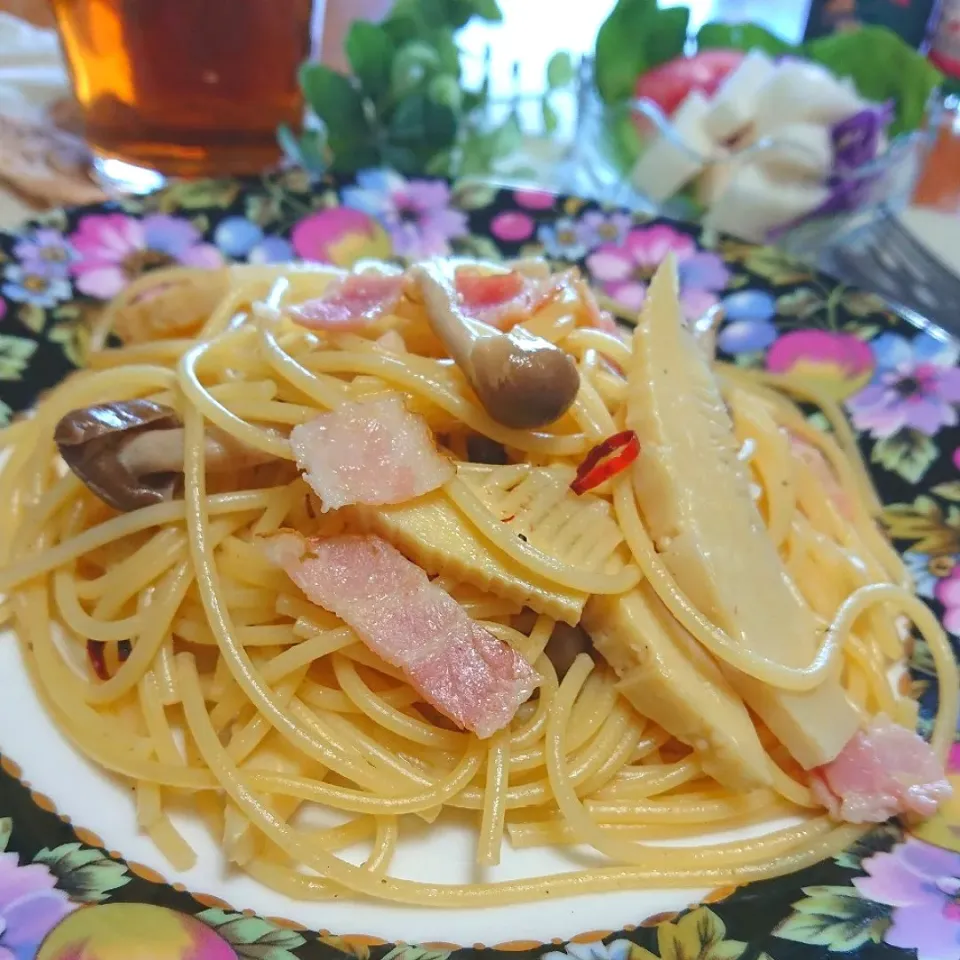 Snapdishの料理写真:たけのことしめじベーコンの和風ペペロンチーノ🏘️🍴|とまと🍅さん