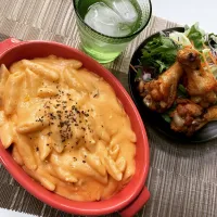 Snapdishの料理写真:Creamy Mac&Cheese with Salt&Pepper Chicken with Veggies on the side|Alvin Valerianoさん