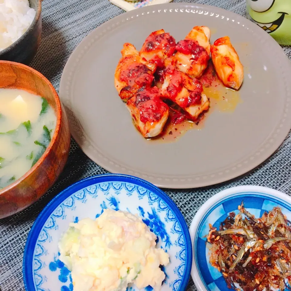 鳥胸肉の梅ソース
いりこ、かつお節、ごまの和え物|毎日ご飯さん