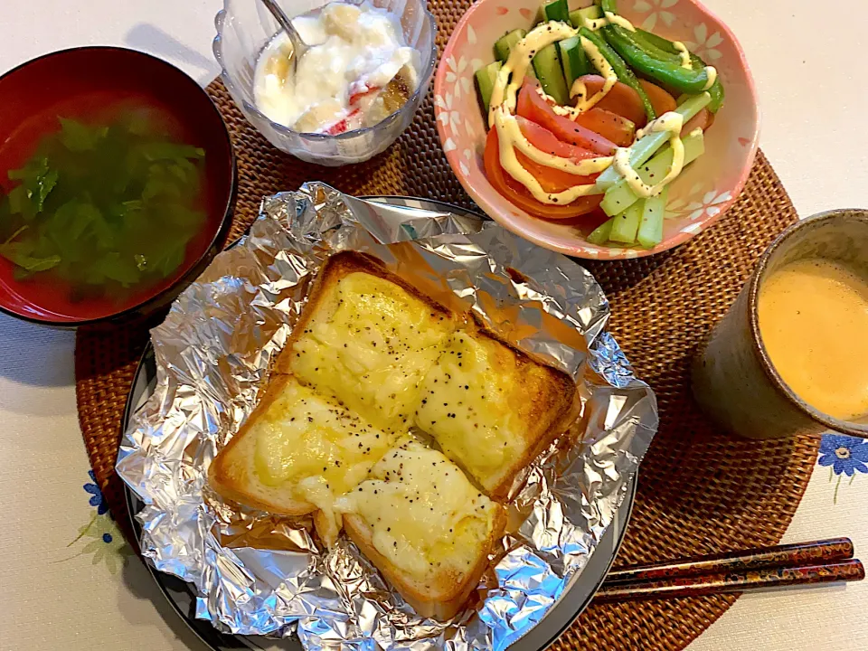 慣れない朝ごはん|みよしようこさん