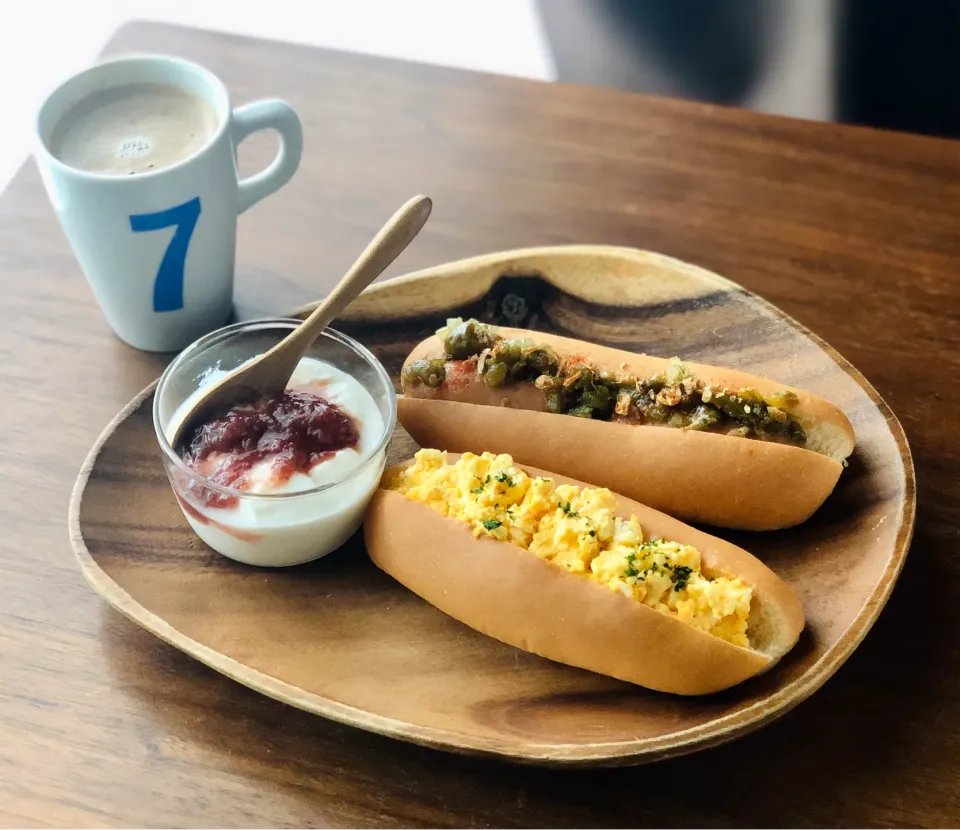 Snapdishの料理写真:ホットドッグ🌭卵とウインナー　　　　　　Hot dog, egg and wiener|マユマユさん